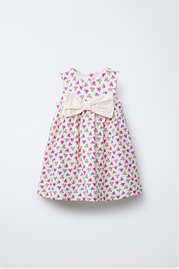 Veste après transformation - portée par mannequin IA